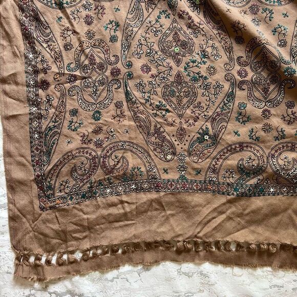 Embroidered sari Scarf - Picture 2 of 8